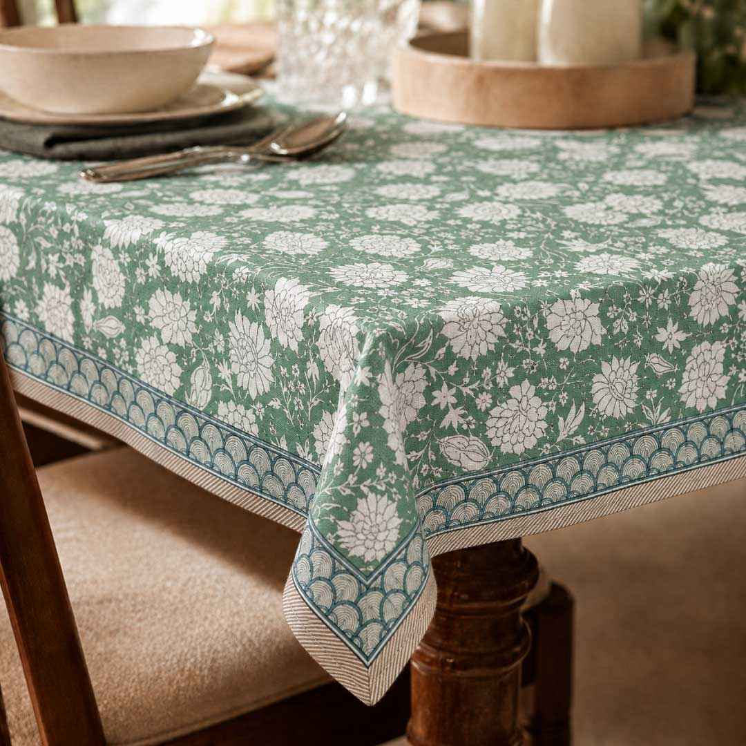 Zinnia Table Cover (60x60 Inch)