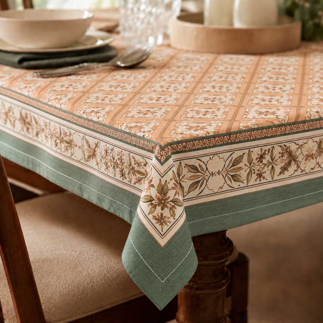 Aloe Table Cover (60x60 Inch)
